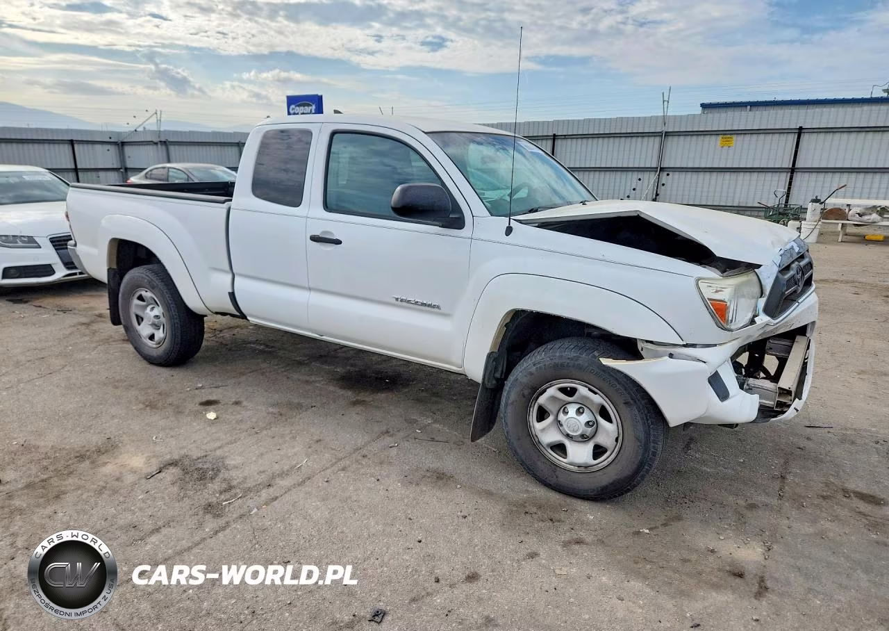 2014 Toyota Tacoma Base VIN:5TFUX4EN3EX026888 - 4