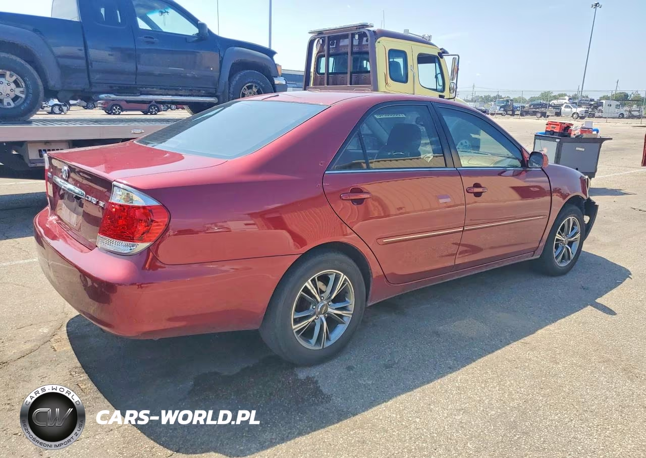 2005 Toyota Camry Xle VIN:4T1BE32K25U059704 - 3