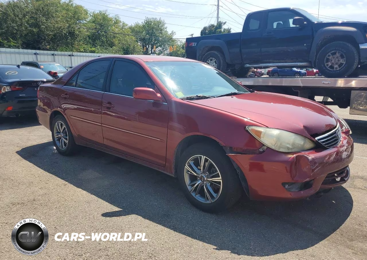 2005 Toyota Camry Xle VIN:4T1BE32K25U059704 - 4