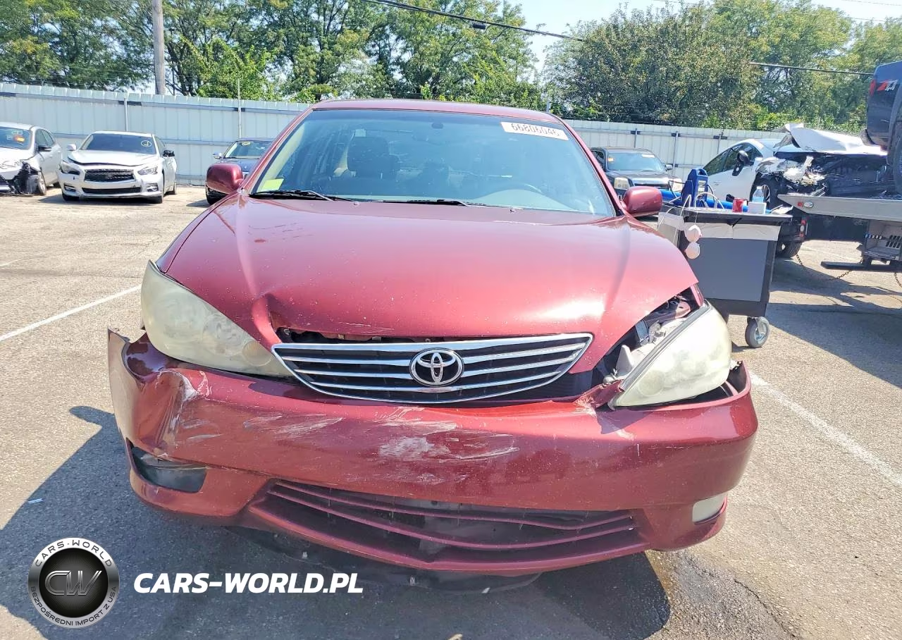 2005 Toyota Camry Xle VIN:4T1BE32K25U059704 - 5