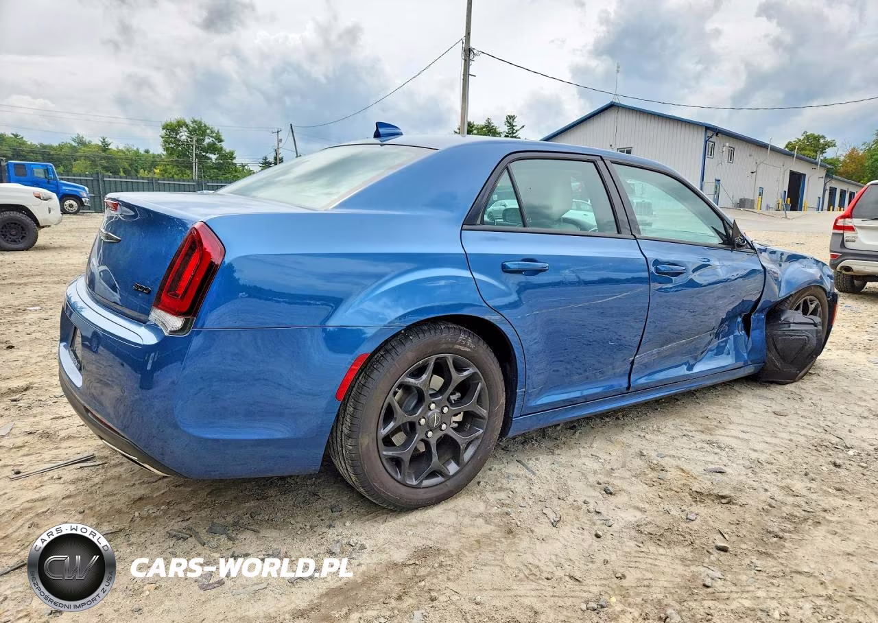 2023 Chrysler 300 Touring L VIN:2C3CCASG3PH609954 - 3