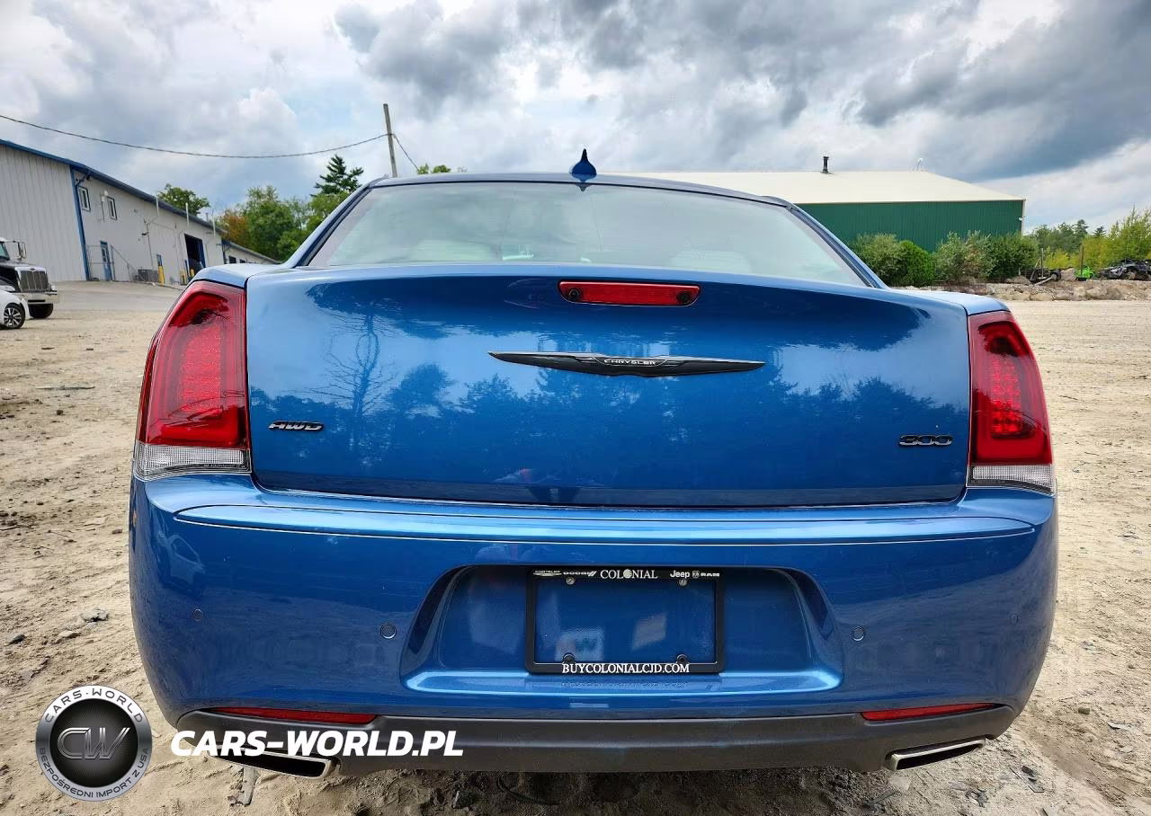 2023 Chrysler 300 Touring L VIN:2C3CCASG3PH609954 - 6