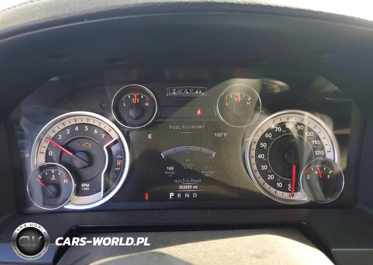 2017 Ram 1500 Laramie VIN:1C6RR7NT5HS654377 - 9