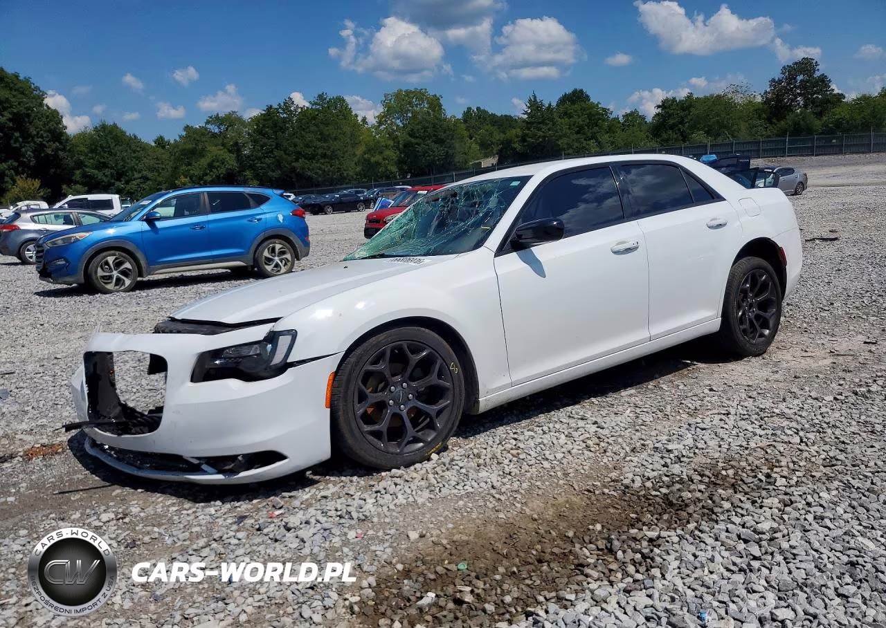 2020 Chrysler 300 Touring VIN:2C3CCAAG3LH137508 - 1