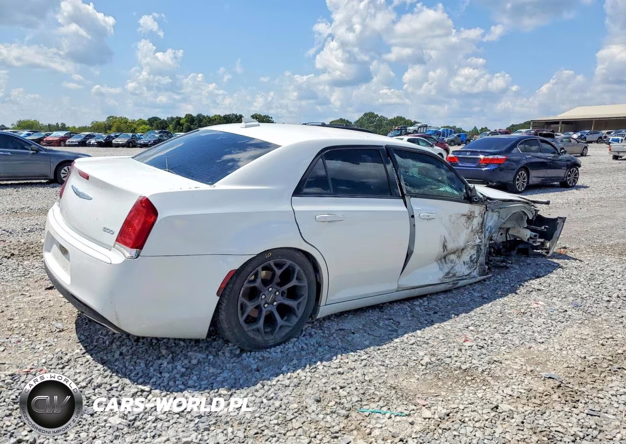 2020 Chrysler 300 Touring VIN:2C3CCAAG3LH137508 - 3