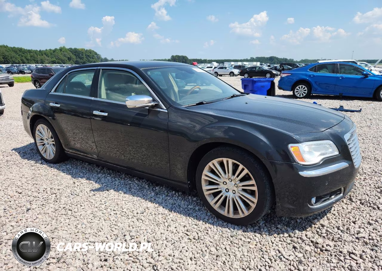 2013 Chrysler 300C VIN:2C3CCAET7DH618760 - 4