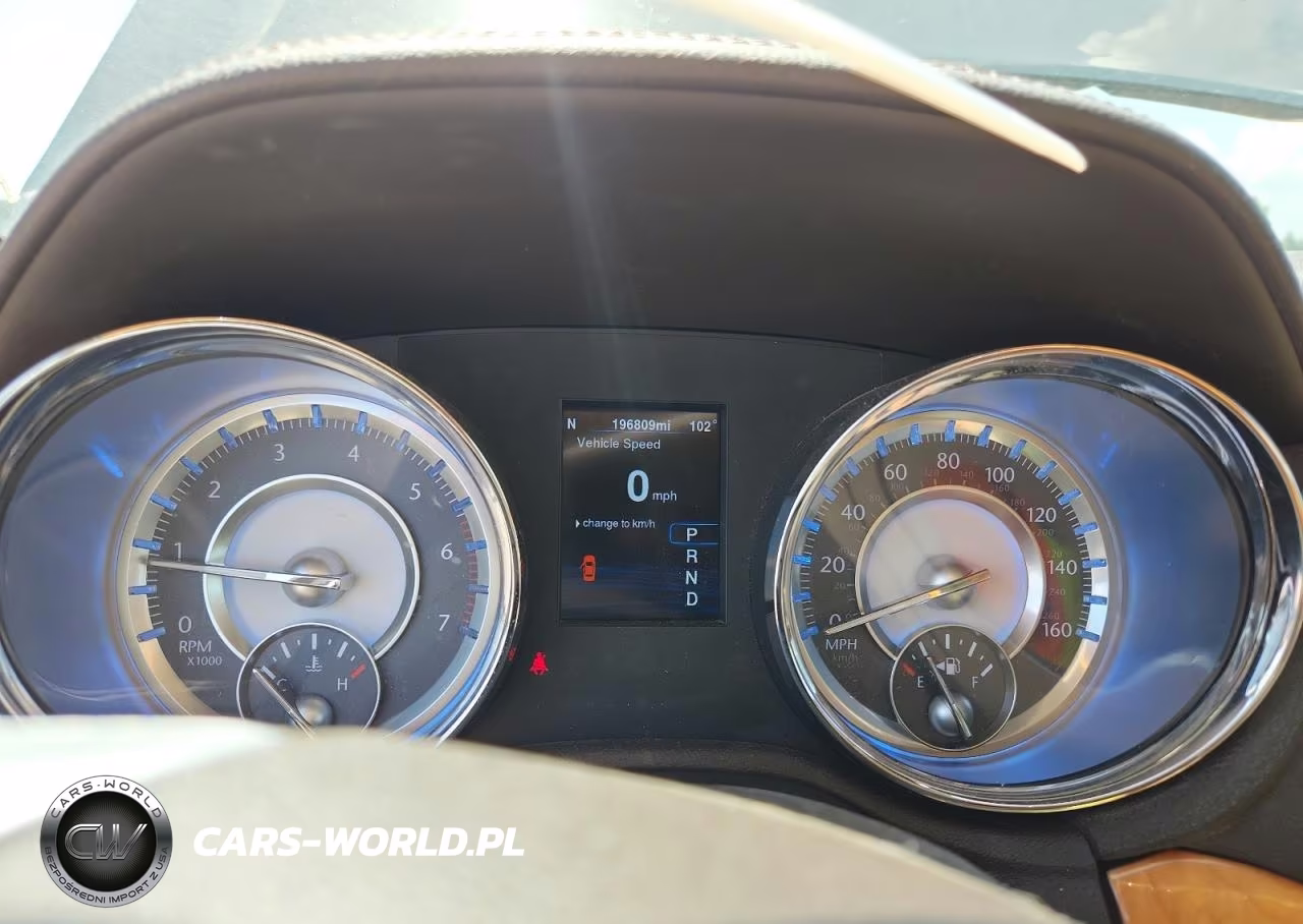 2013 Chrysler 300C VIN:2C3CCAET7DH618760 - 9