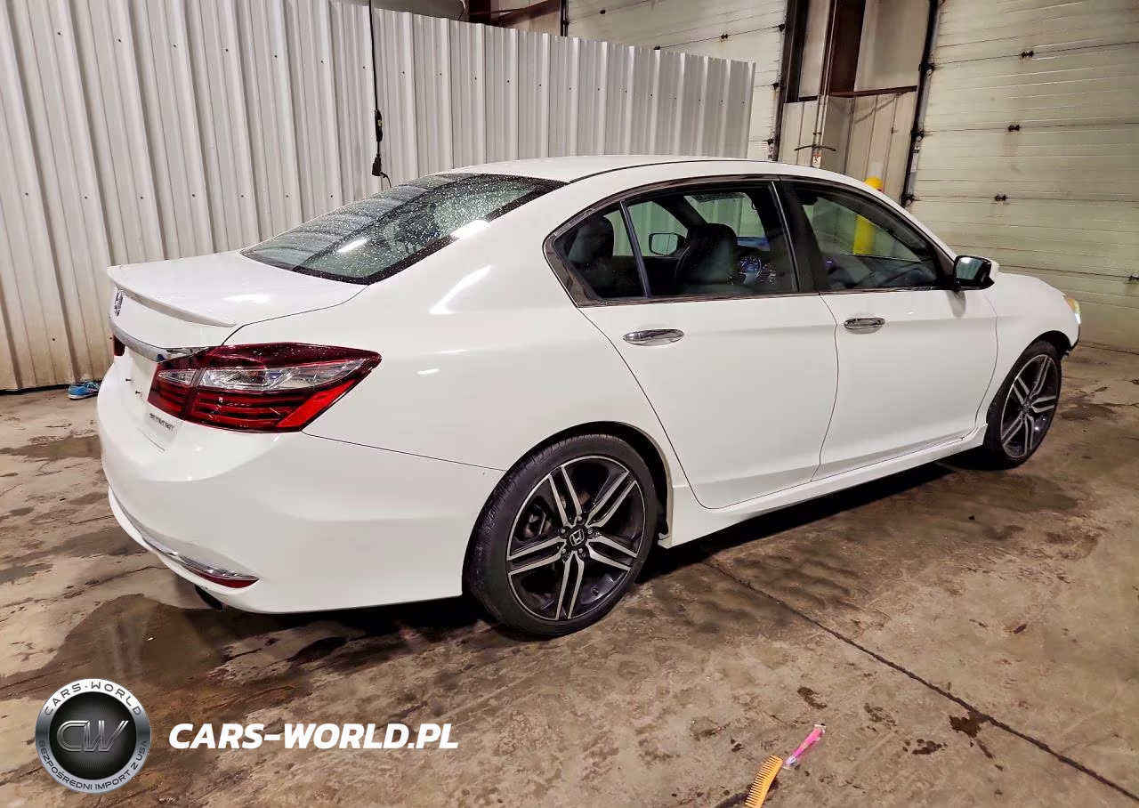 2017 Honda Accord Sport VIN:1HGCR2F68HA043597 - 3
