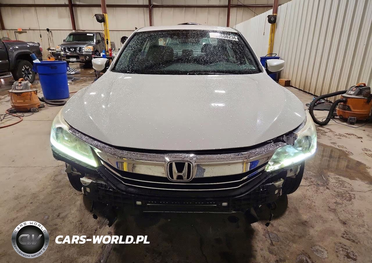 2017 Honda Accord Sport VIN:1HGCR2F68HA043597 - 5