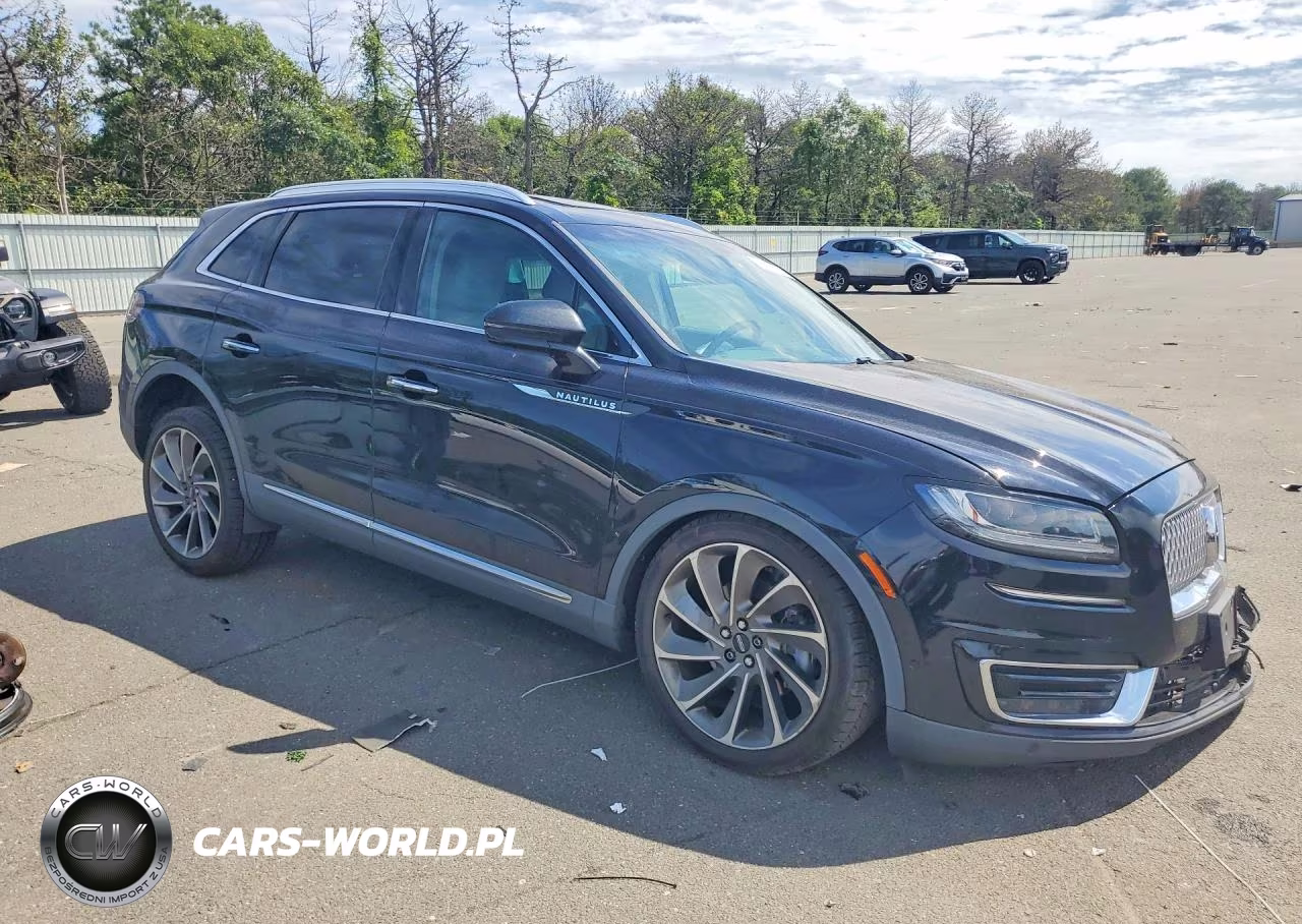 2020 Lincoln Nautilus Reserve VIN:2LMPJ8K93LBL00429 - 4