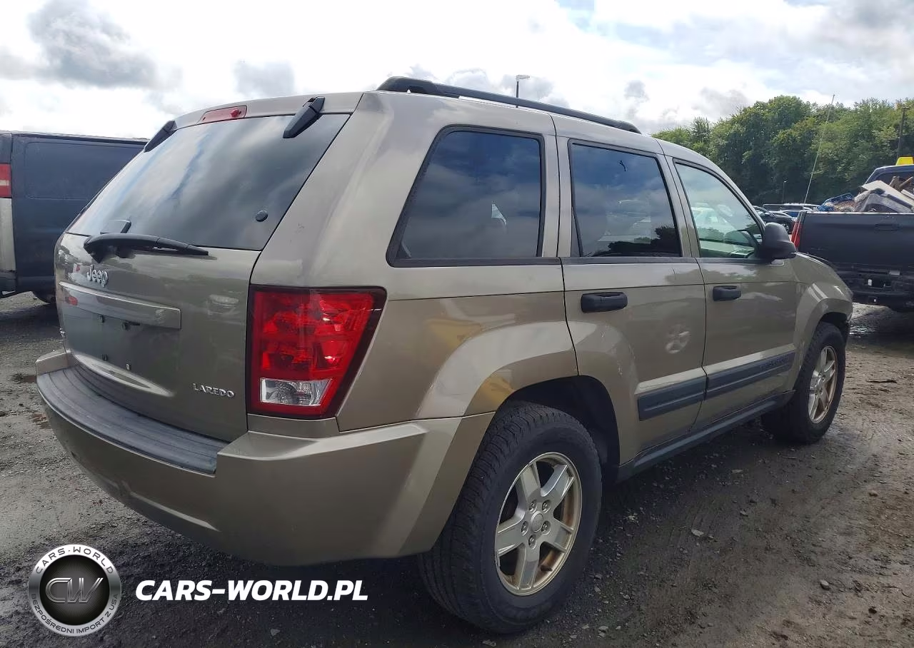 2005 Jeep Grand Cherokee Laredo VIN:1J4GR48K45C649351 - 3
