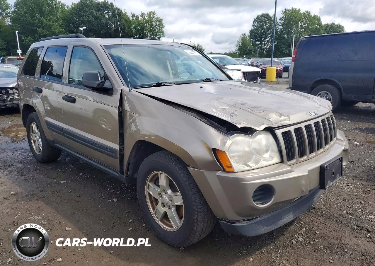 2005 Jeep Grand Cherokee Laredo VIN:1J4GR48K45C649351 - 4