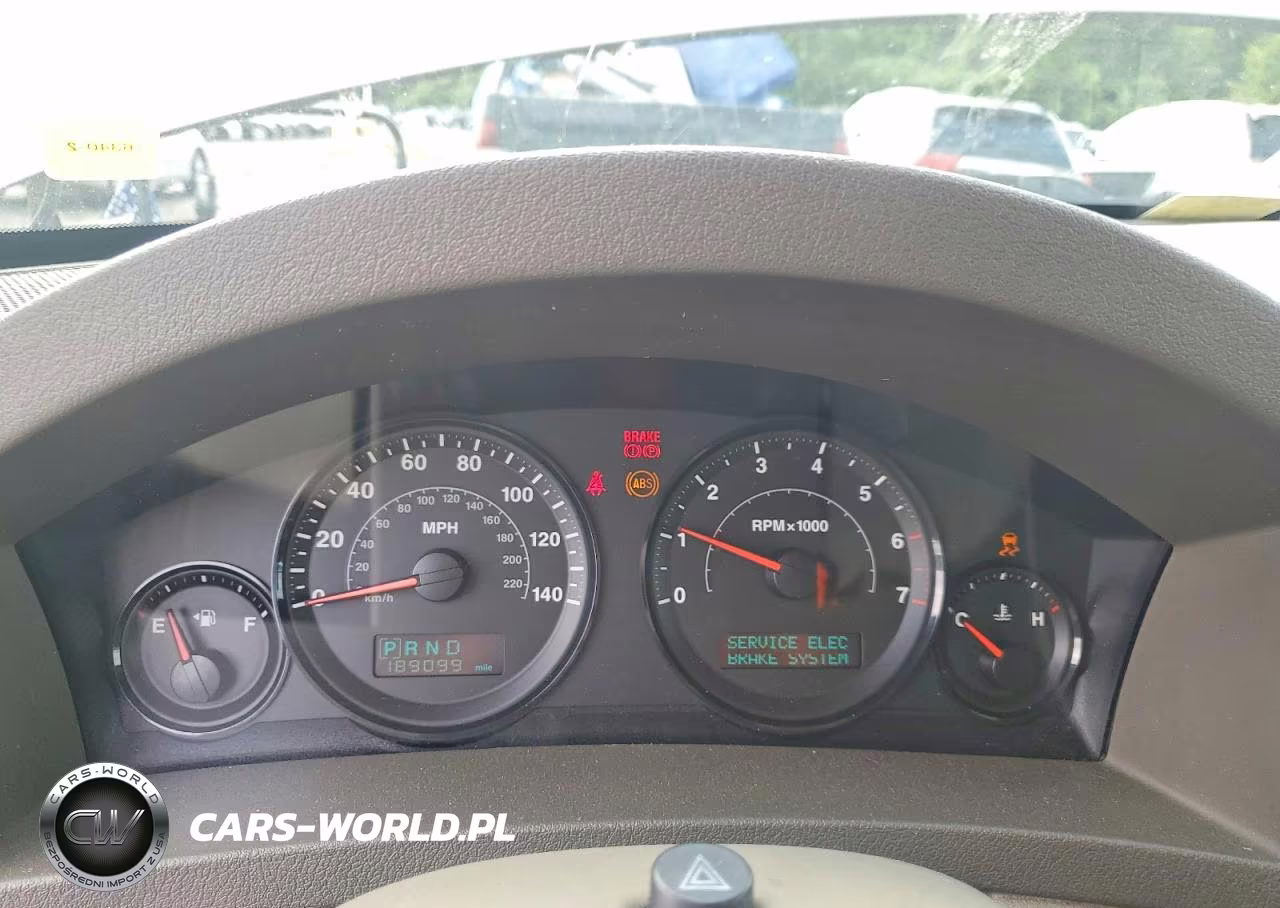 2005 Jeep Grand Cherokee Laredo VIN:1J4GR48K45C649351 - 9