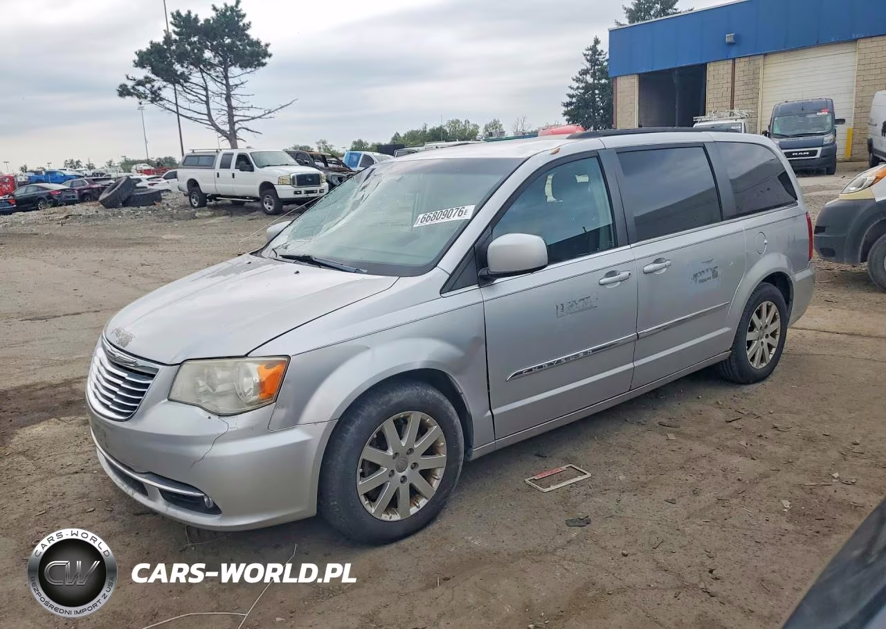 2012 Chrysler Town & Country Touring