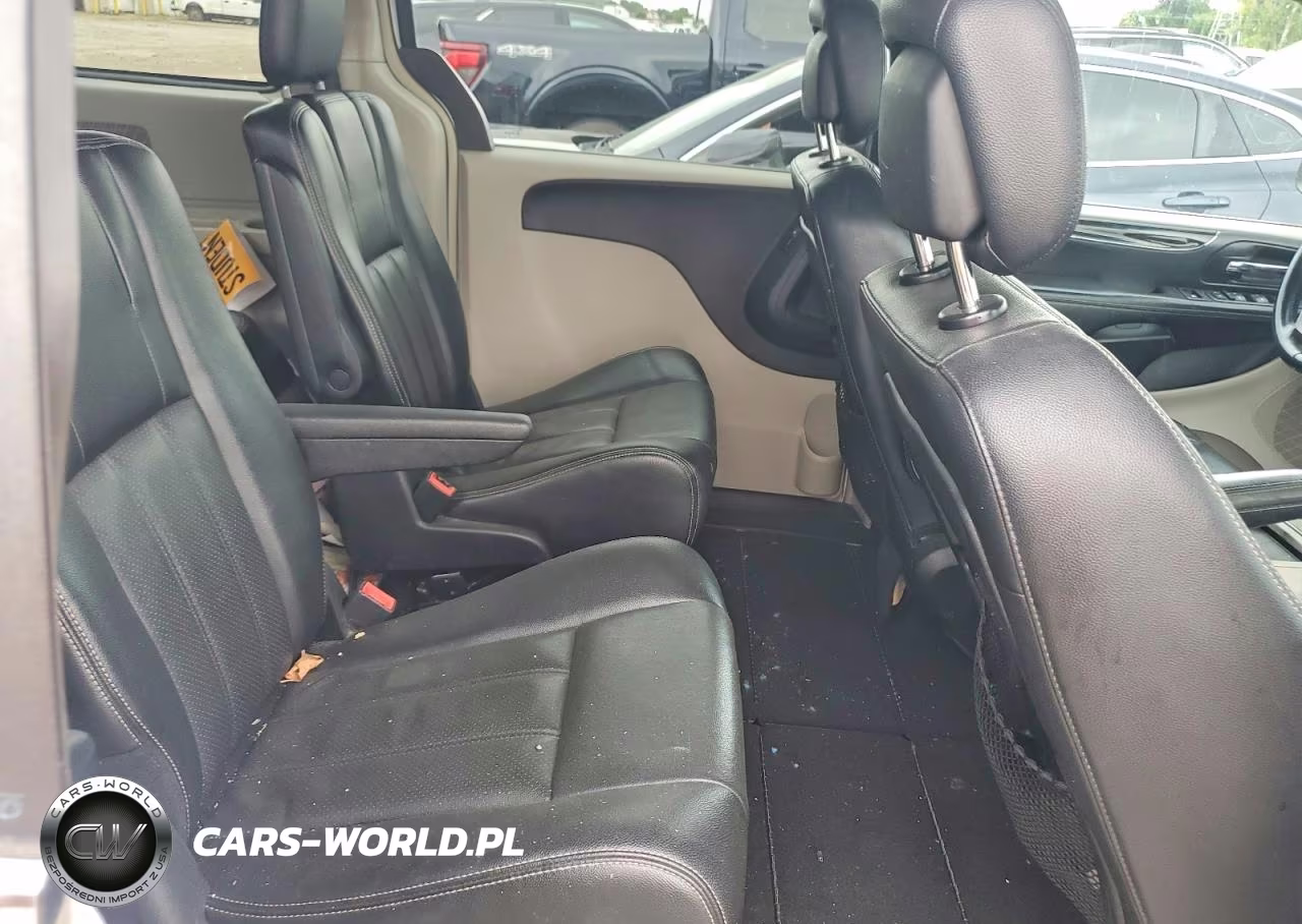2012 Chrysler Town & Country Touring VIN:2C4RC1BG0CR233790 - 11