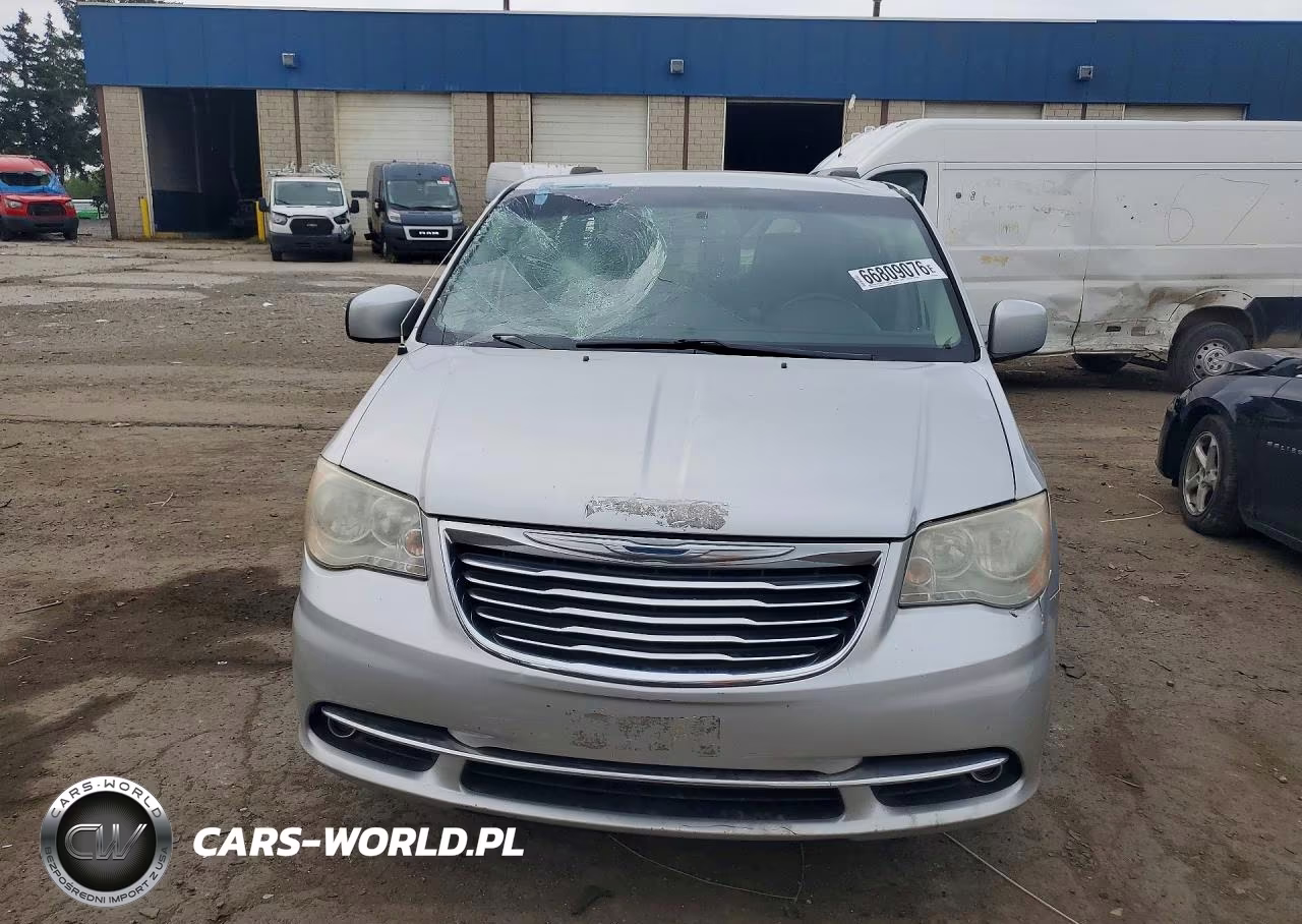 2012 Chrysler Town & Country Touring VIN:2C4RC1BG0CR233790 - 5