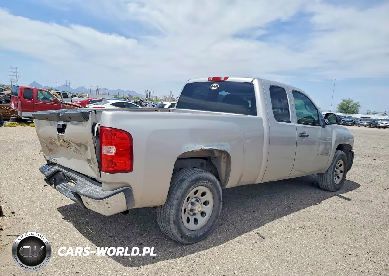 2007 Chevrolet Silverado C1500 VIN:2GCEC19C071582521 - 3