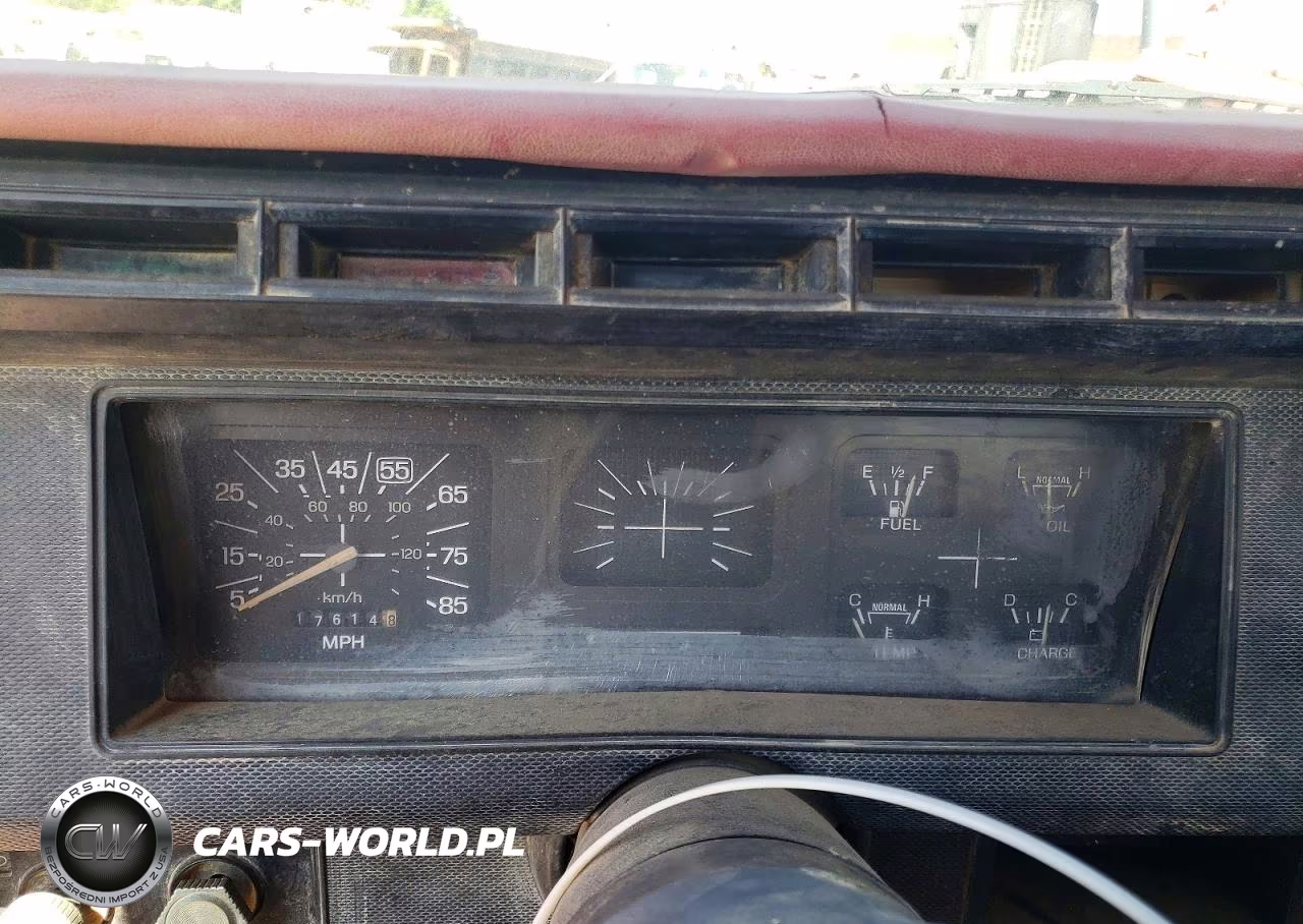 1983 Ford F250W-Trlr VIN:2FDJF37G2DCA34023 - 9