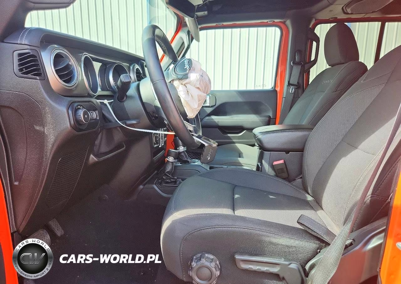 2018 Jeep Wrangler Unlimited Sahara VIN:1C4HJXEG7JW323443 - 7