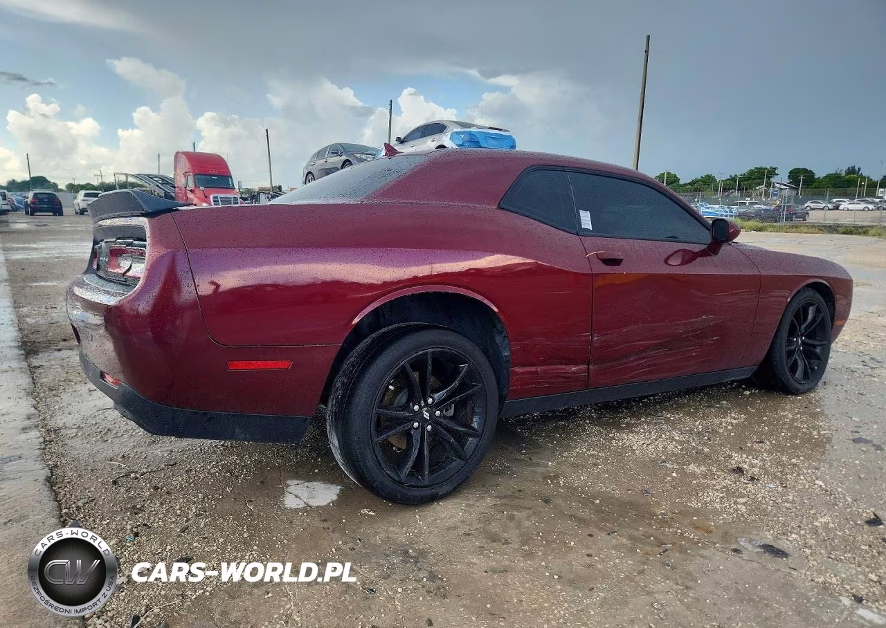 2017 Dodge Challenger Sxt VIN:2C3CDZAG0HH600109 - 3