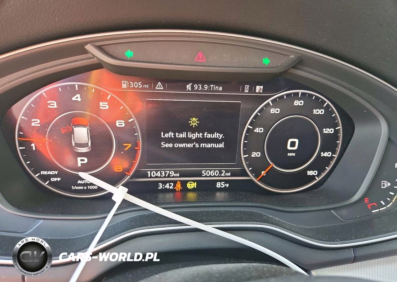 2018 Audi Q5 Premium VIN:WA1ANAFY3J2213422 - 9