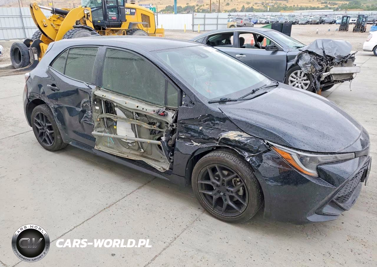 2020 Toyota Corolla Hatchback Se VIN:JTND4RBE9L3077080 - 4