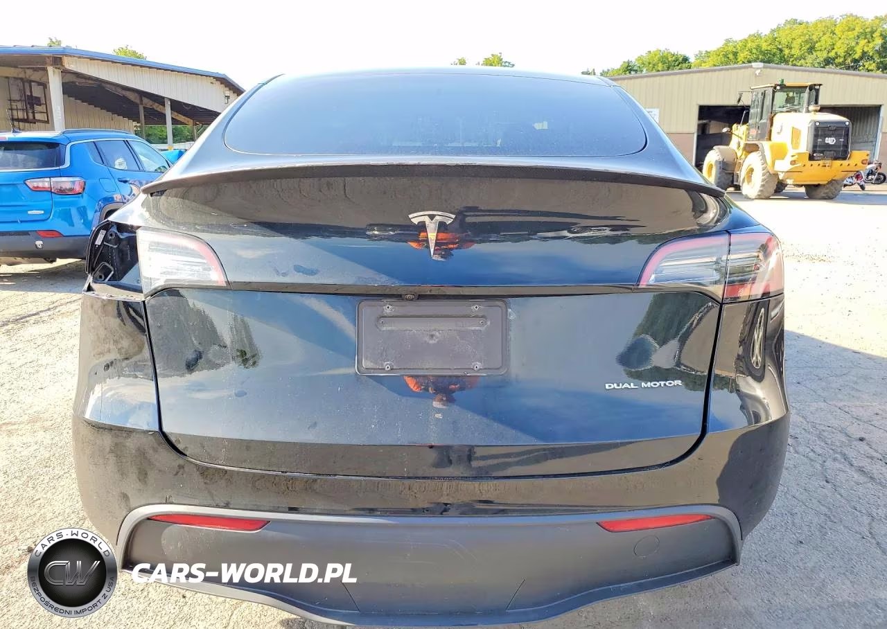 2023 Tesla Model Y VIN:7SAYGDEE7PF858283 - 6