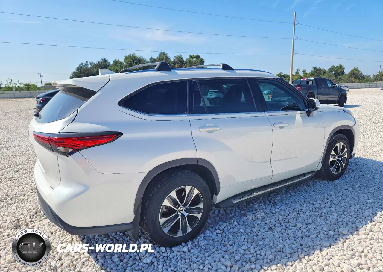 2021 Toyota Highlander Xle VIN:5TDGZRAH4MS531220 - 3