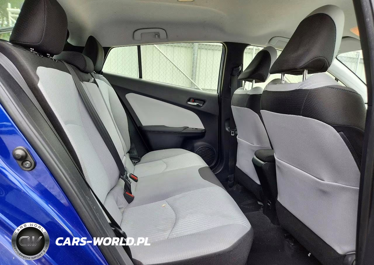 2016 Toyota Prius Two VIN:JTDKBRFU0G3515722 - 10