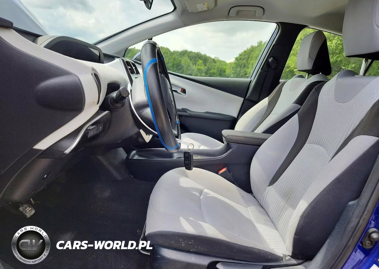 2016 Toyota Prius Two VIN:JTDKBRFU0G3515722 - 7