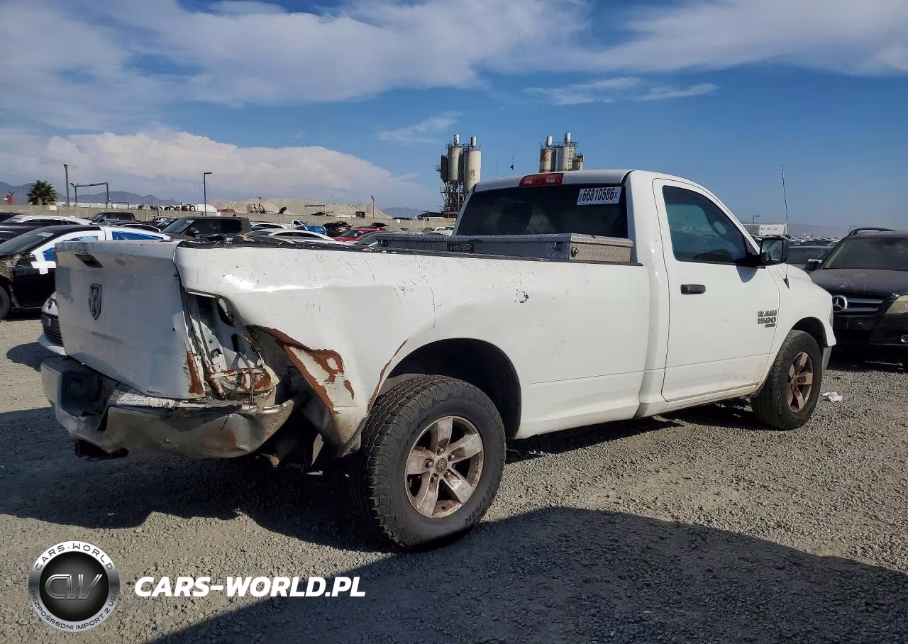2019 Ram 1500 Classic Tradesman VIN:3C6JR6DG9KG502340 - 3