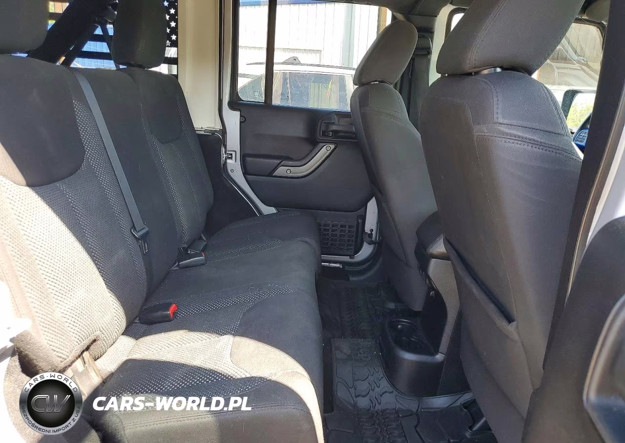 2016 Jeep Wrangler Unlimited Sport VIN:1C4BJWDG1GL114078 - 11