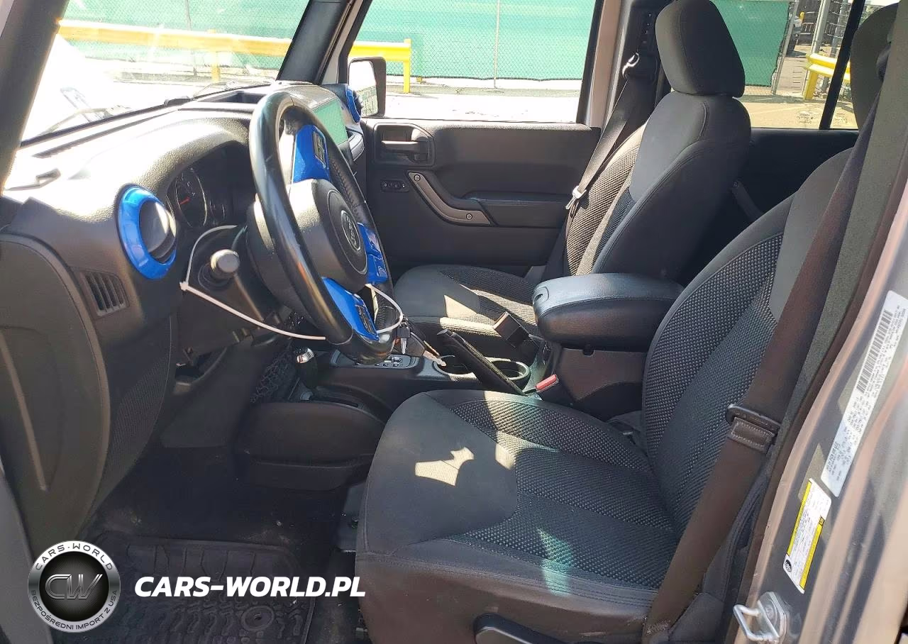 2016 Jeep Wrangler Unlimited Sport VIN:1C4BJWDG1GL114078 - 7