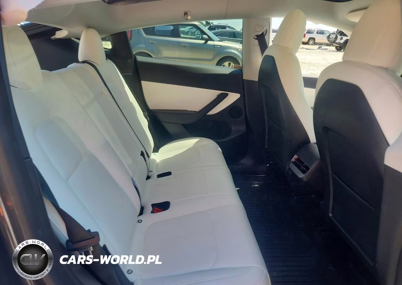 2022 Tesla Model Y VIN:7SAYGDEE6NF420481 - 10