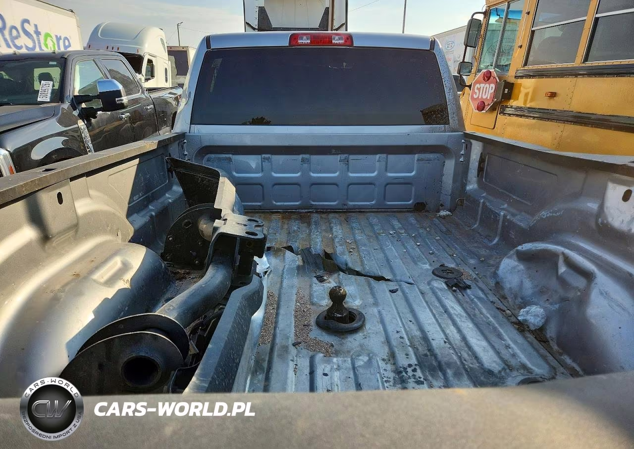 2023 Ram 3500 VIN:3C63RRHL4PG644961 - 10