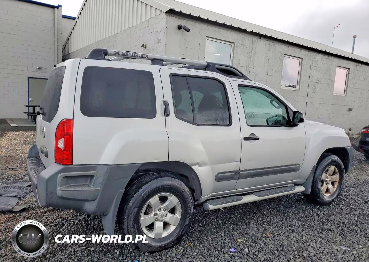 2013 Nissan Xterra X VIN:5N1AN0NW8DN823606 - 3