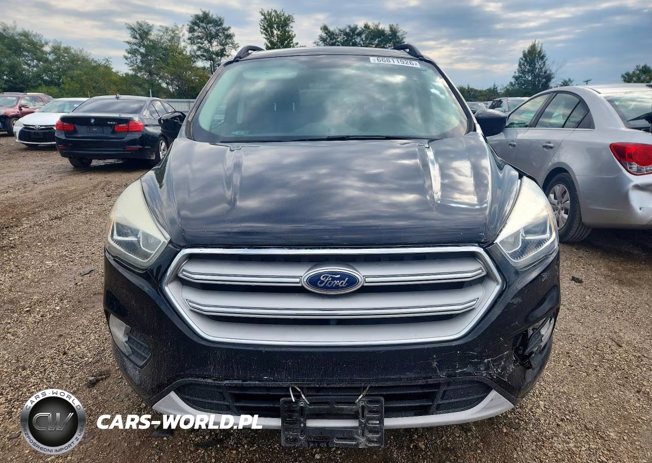 2017 Ford Escape Se VIN:1FMCU0GD2HUC22596 - 5