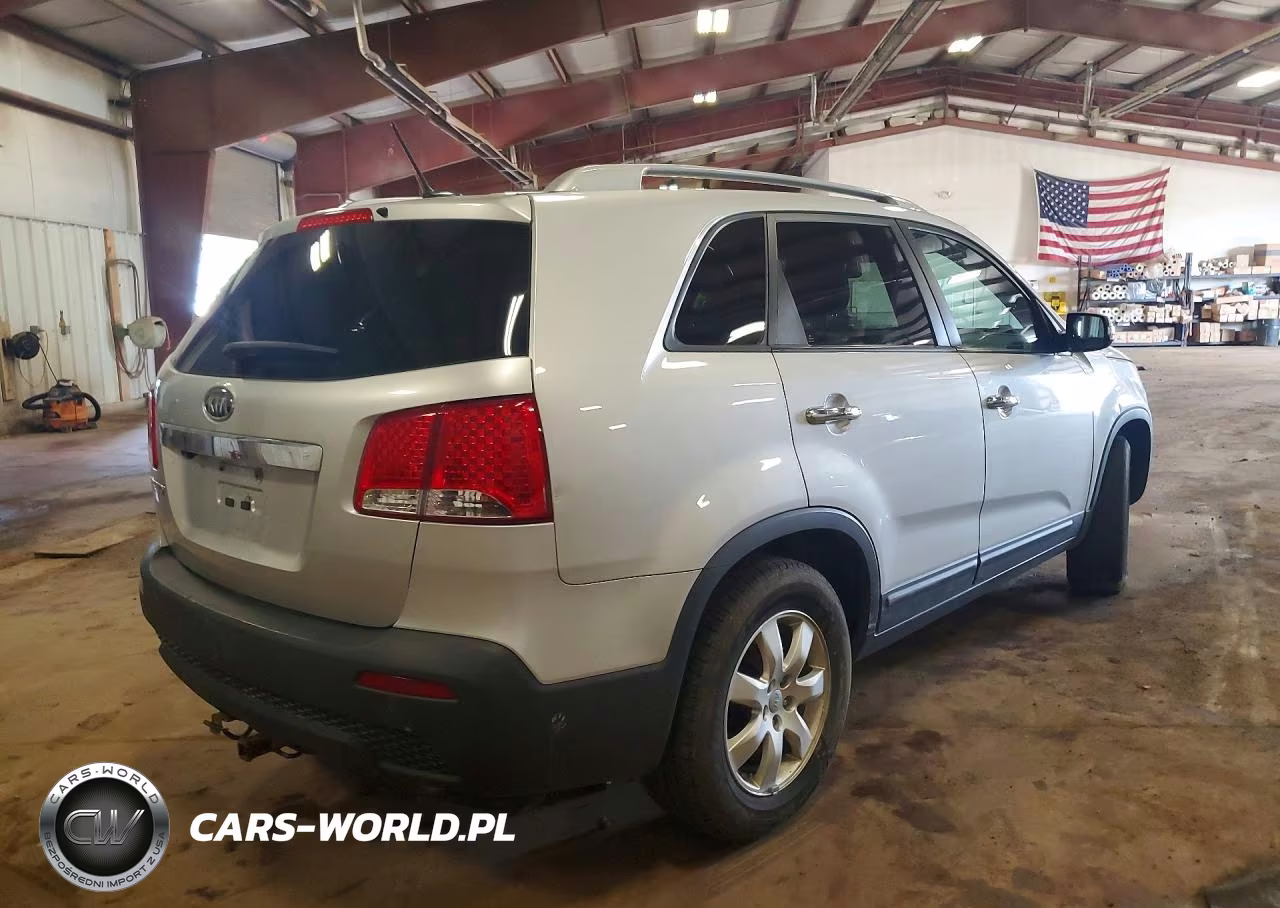 2013 Kia Sorento Lx VIN:5XYKT3A60DG410219 - 3
