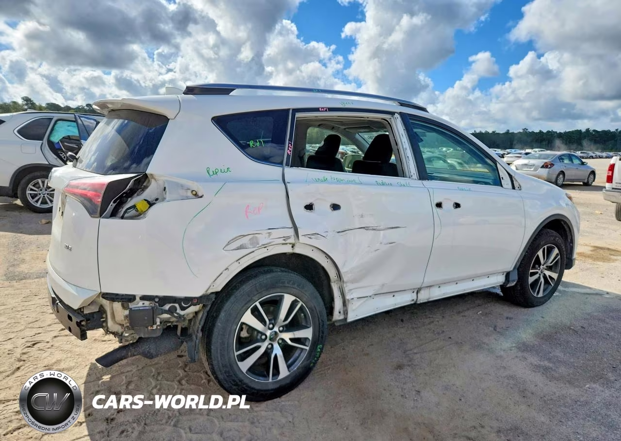 2018 Toyota Rav4 Xle VIN:JTMWFREV8JJ151911 - 3