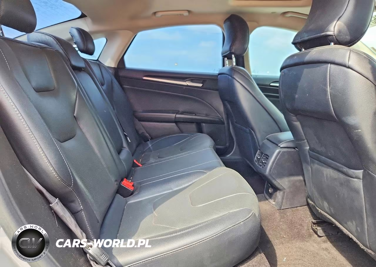 2019 Ford Fusion Titanium VIN:3FA6P0RU4KR273351 - 10