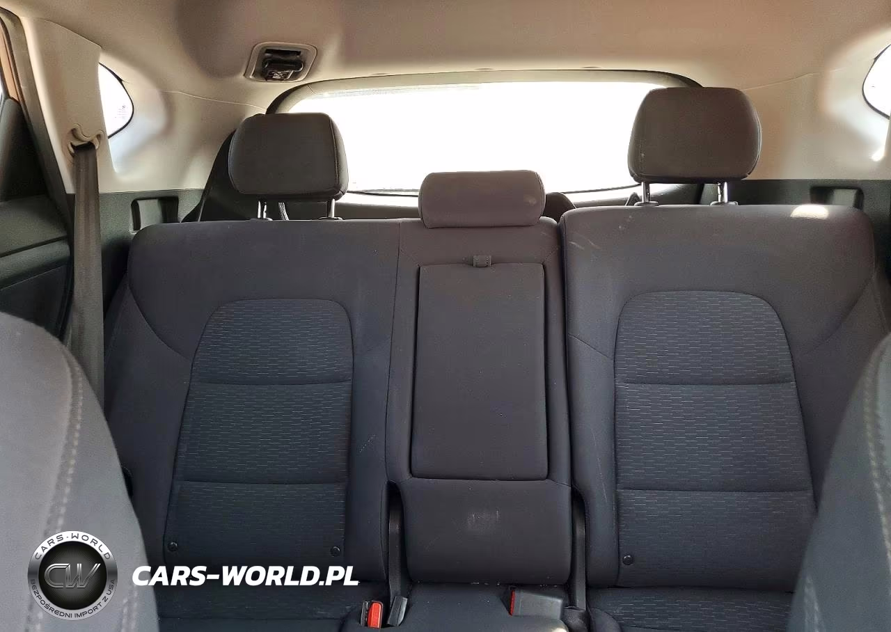 2019 Hyundai Tucson Value VIN:KM8J3CA45KU960033 - 10