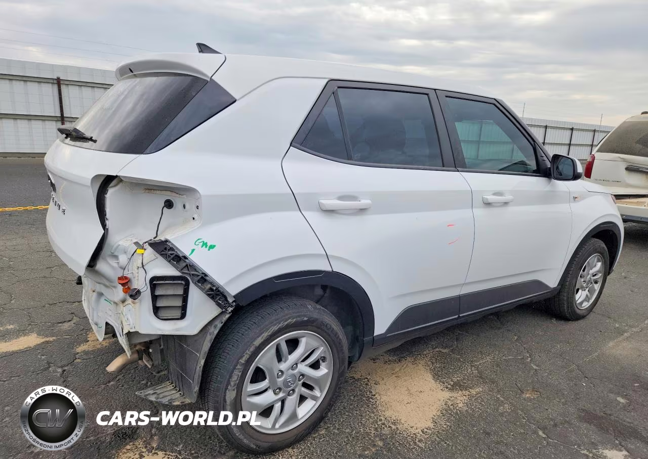 2021 Hyundai Venue Se VIN:KMHRB8A33MU063838 - 3