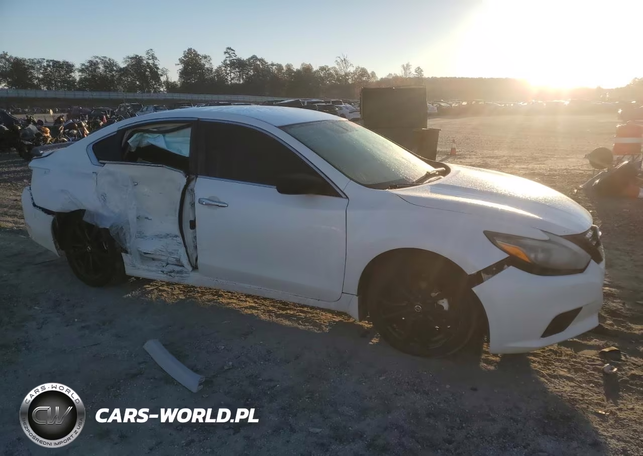 2018 Nissan Altima 2.5 VIN:1N4AL3AP7JC237163 - 4