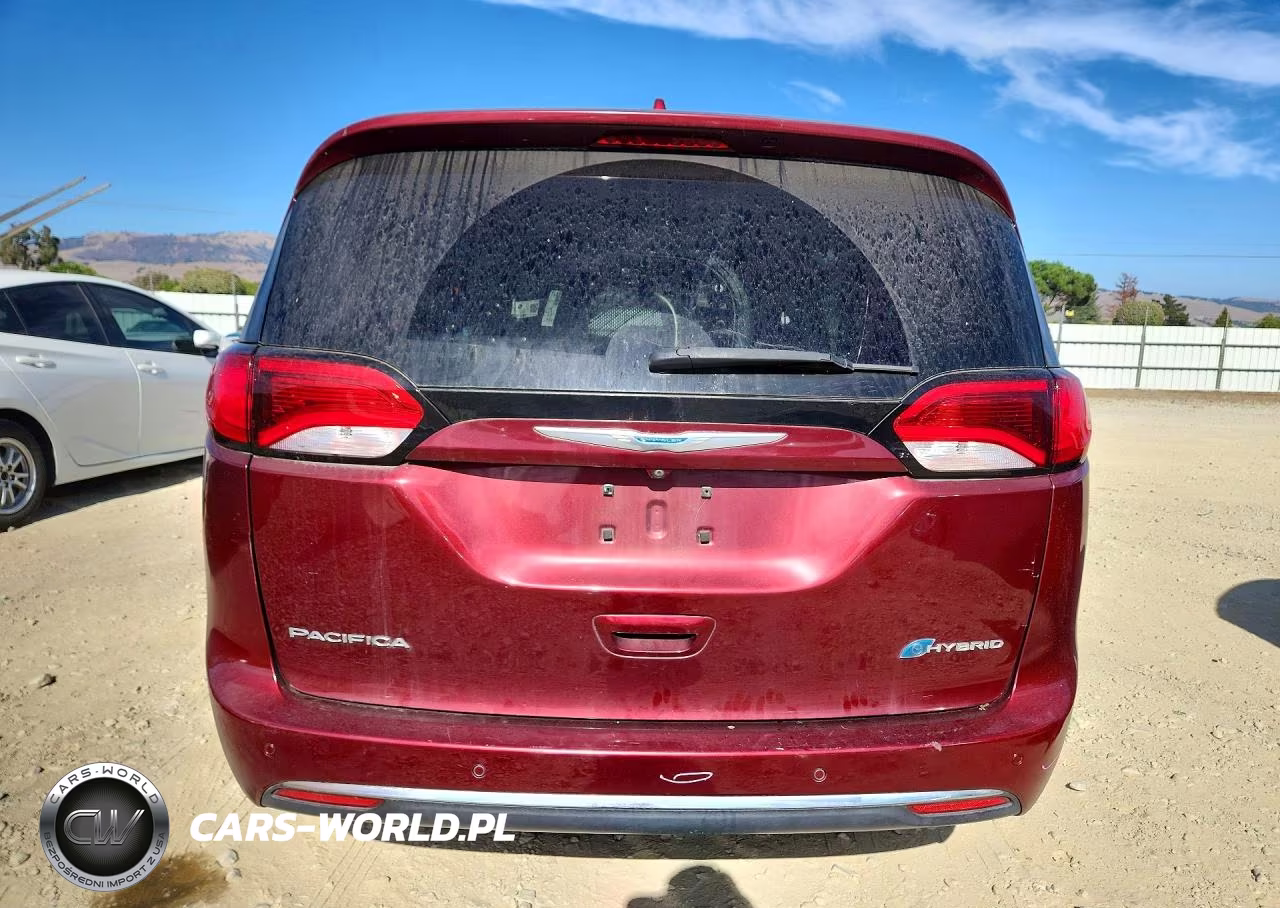 2018 Chrysler Pacifica Hybrid Limited VIN:2C4RC1N71JR229658 - 6