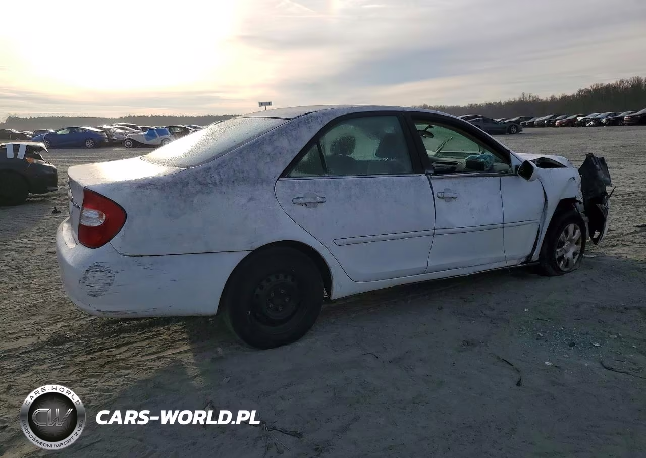 2002 Toyota Camry Le VIN:4T1BE32K92U020801 - 3