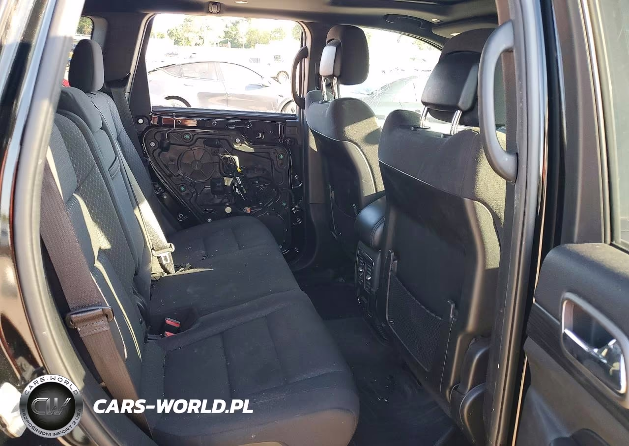 2019 Jeep Grand Cherokee Laredo VIN:1C4RJFAG2KC670492 - 11