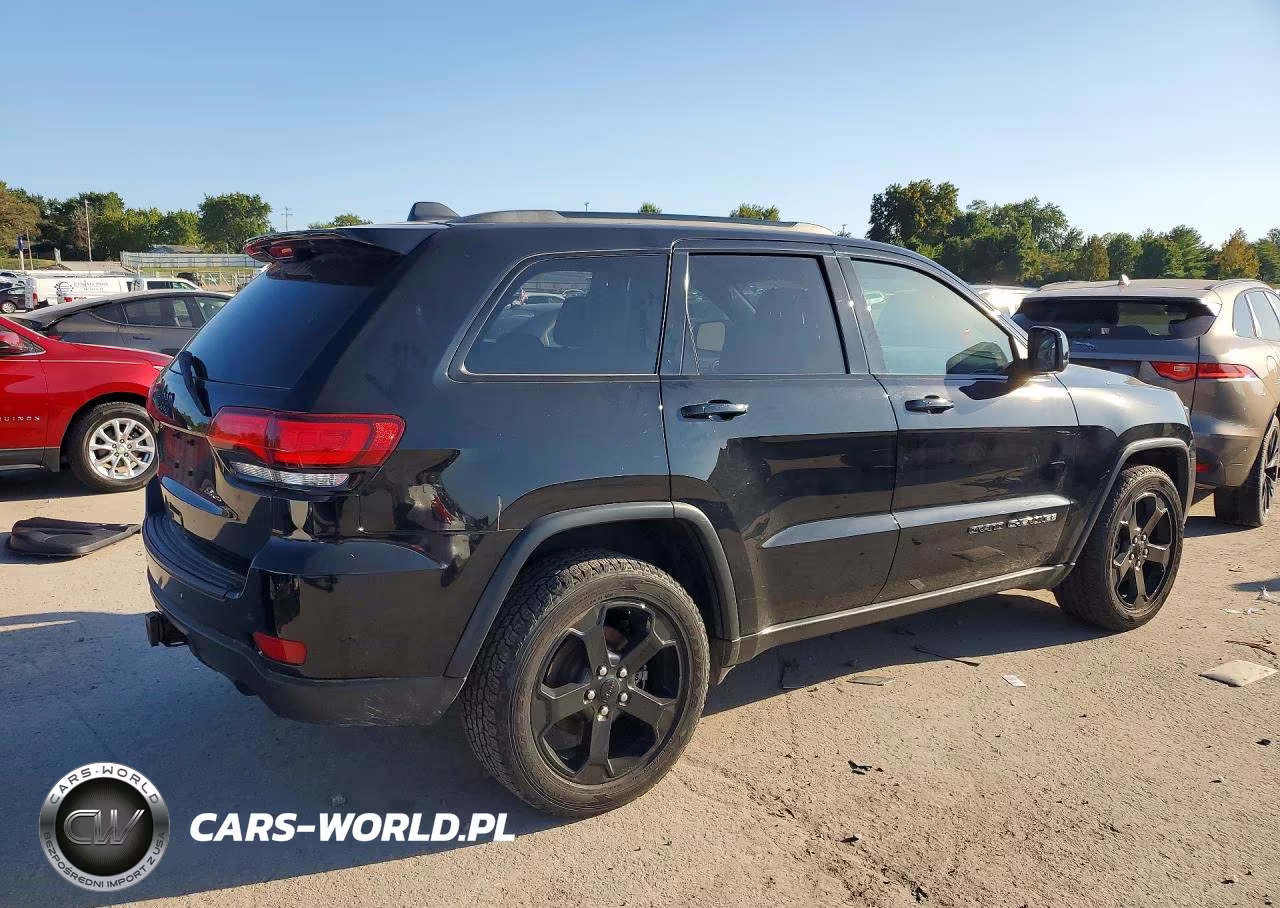 2019 Jeep Grand Cherokee Laredo VIN:1C4RJFAG2KC670492 - 3
