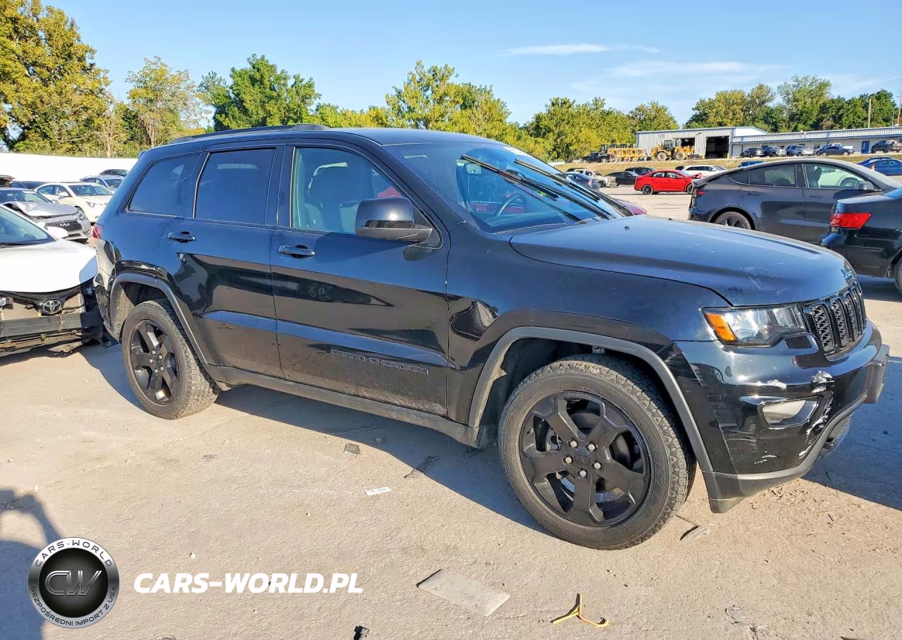 2019 Jeep Grand Cherokee Laredo VIN:1C4RJFAG2KC670492 - 4