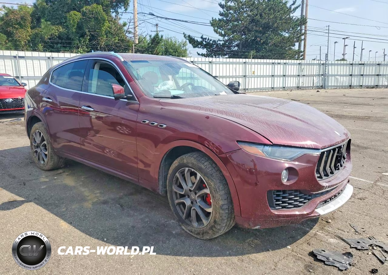 2017 Maserati Levante Luxury VIN:ZN661XUL1HX213996 - 4