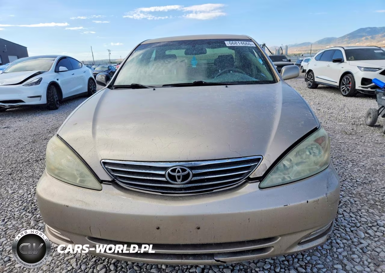 2004 Toyota Camry Le VIN:JTDBE32K740273890 - 5